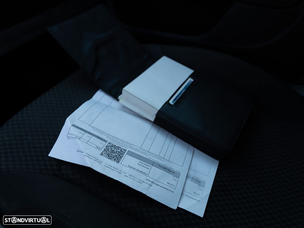 VW Passat Variant 1.6 TDI BlueMotion - 23