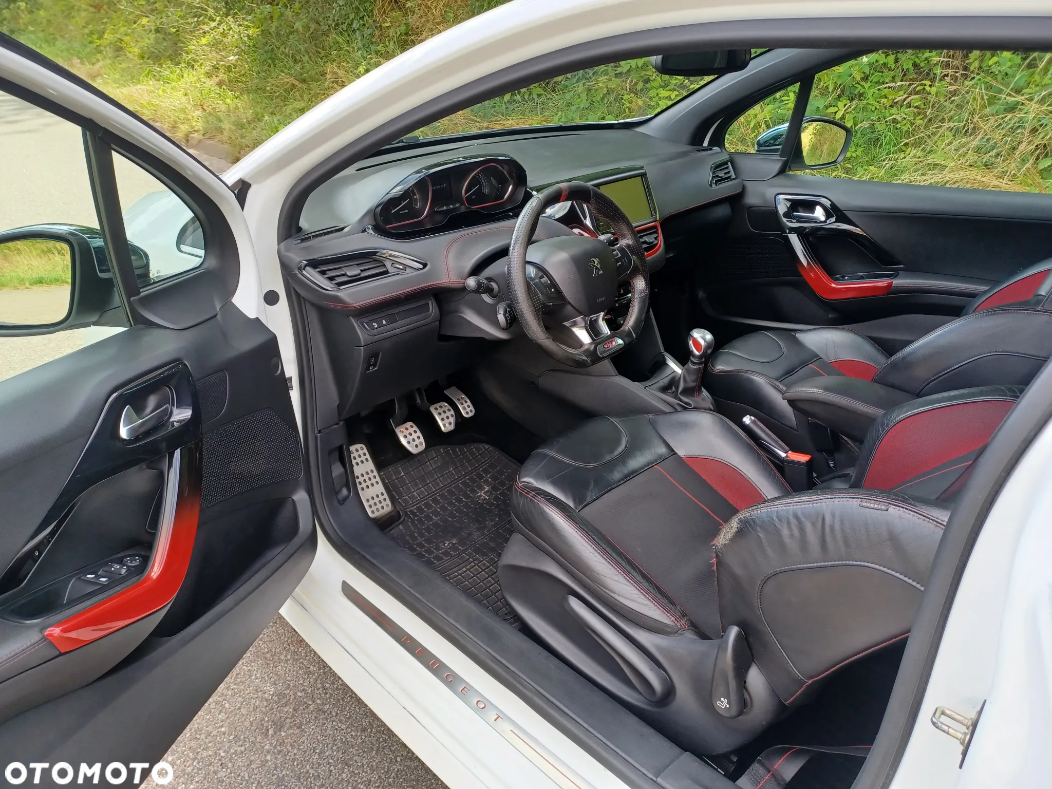 Peugeot 208 1.6 THP GTi - 9