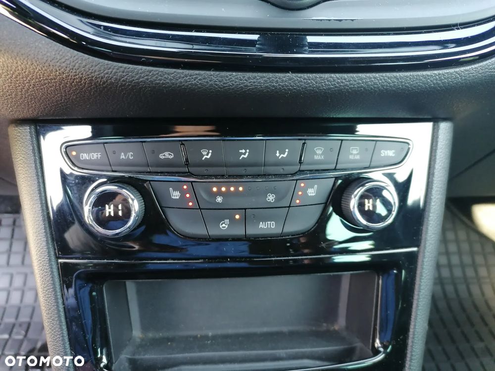 Opel Astra 1.2 T GS Line S&S - 15