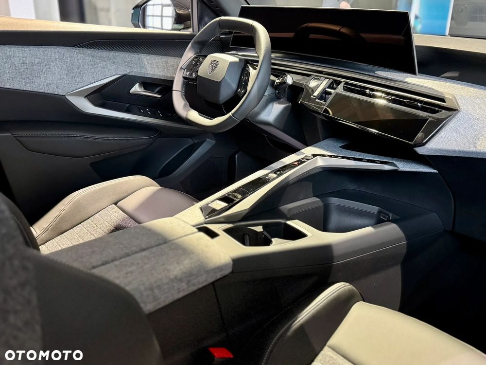 Peugeot 3008 1.2 PureTech mHEV Allure e-DCS6 - 12