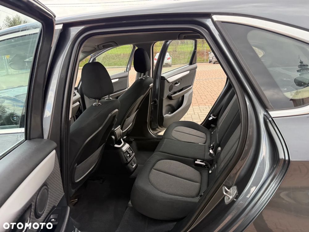 BMW Seria 2 216d - 15