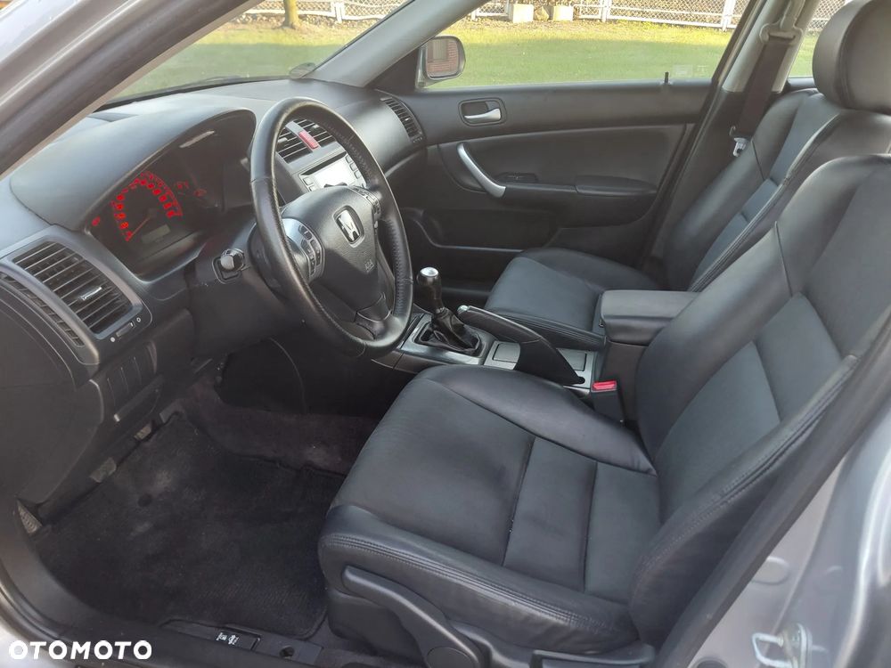 Honda Accord 2.0 i Executive - 13