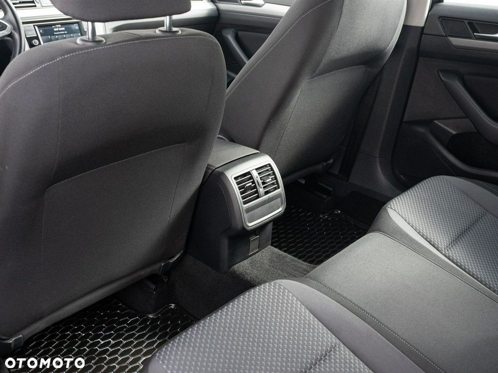 Volkswagen Passat 1.5 TSI EVO Essence DSG - 30
