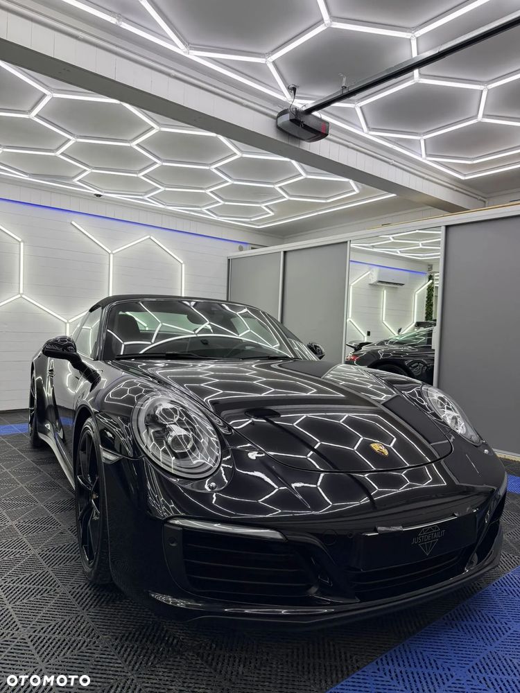 Porsche 911 Targa 4 PDK - 9