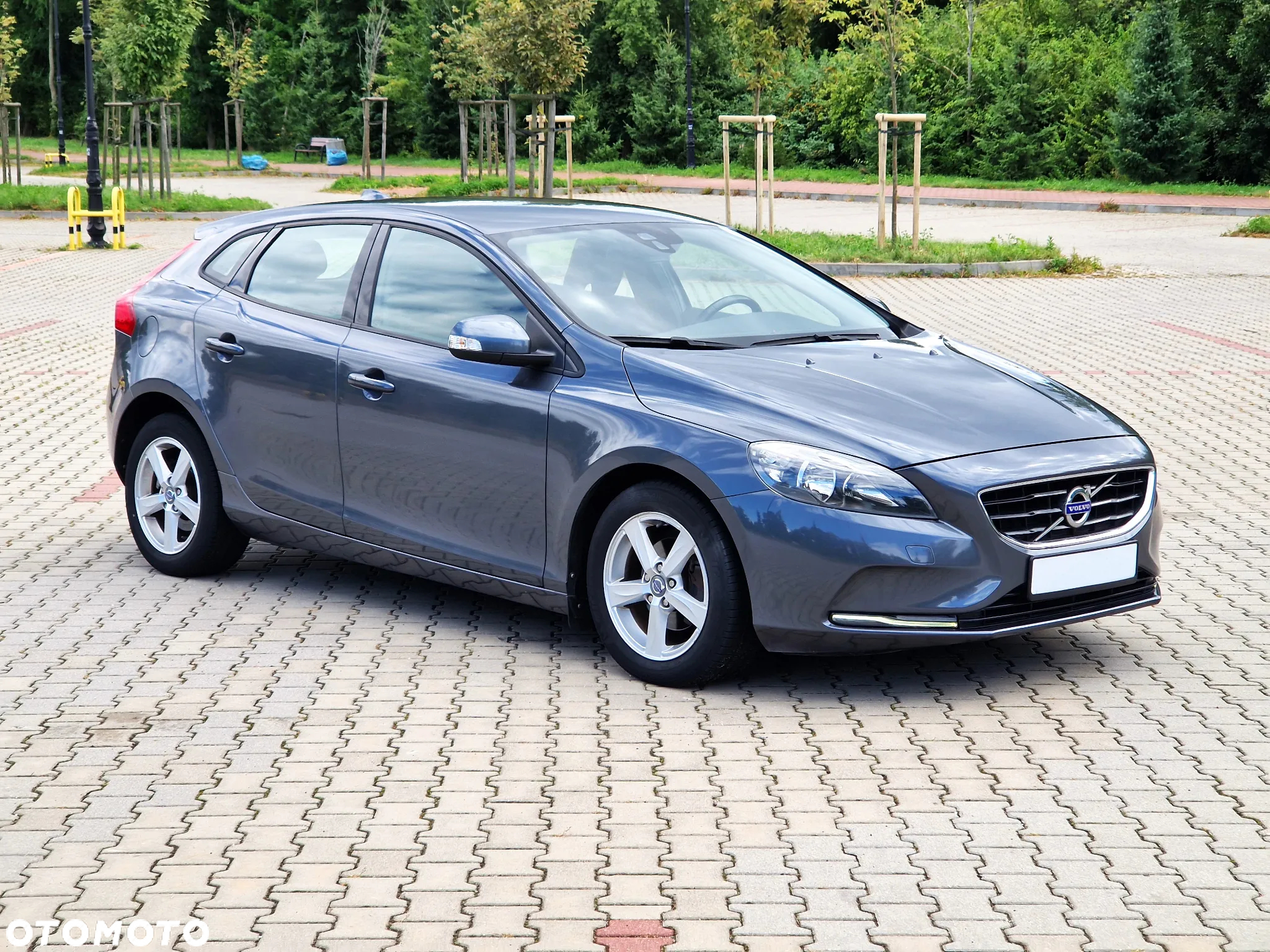 Volvo V40 D2 Momentum - 12