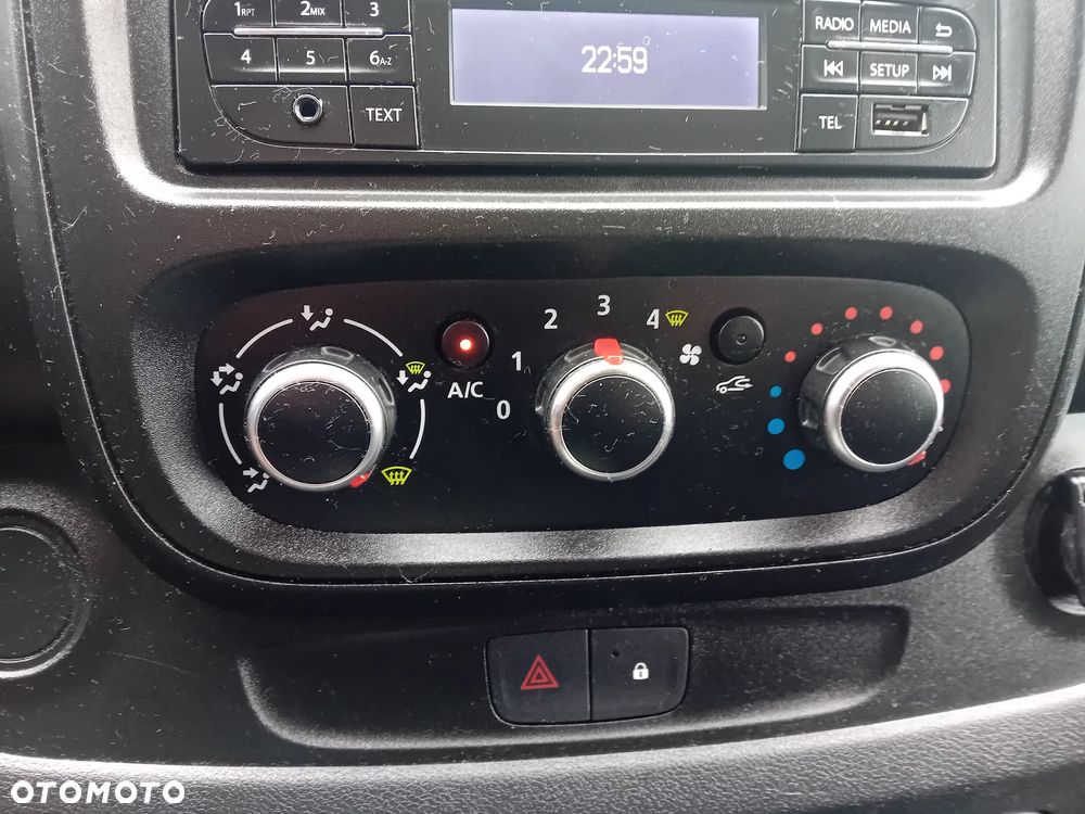 Renault Trafic - 21