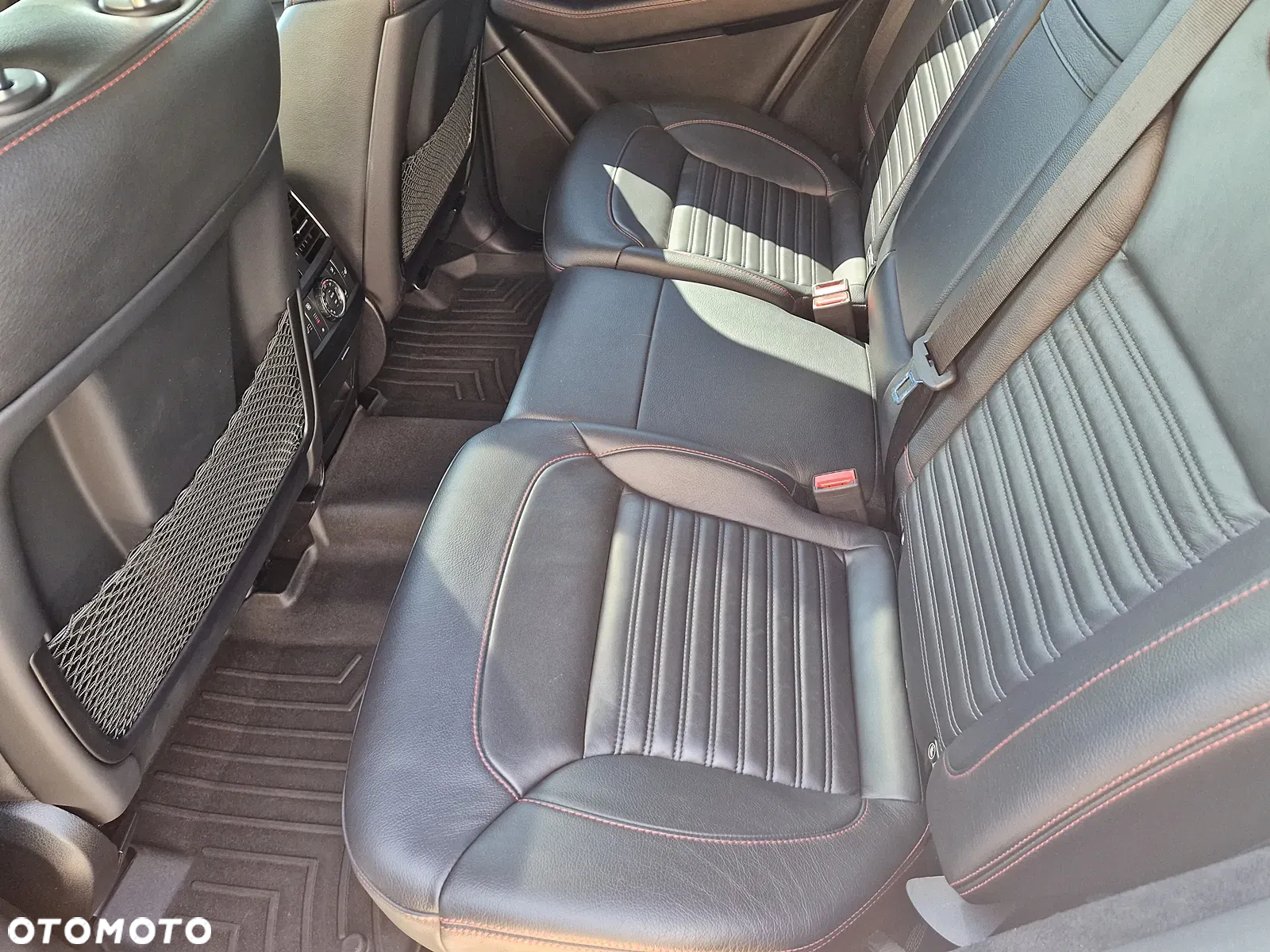 Mercedes-Benz GLE 350 d 4Matic 9G-TRONIC AMG Line - 13