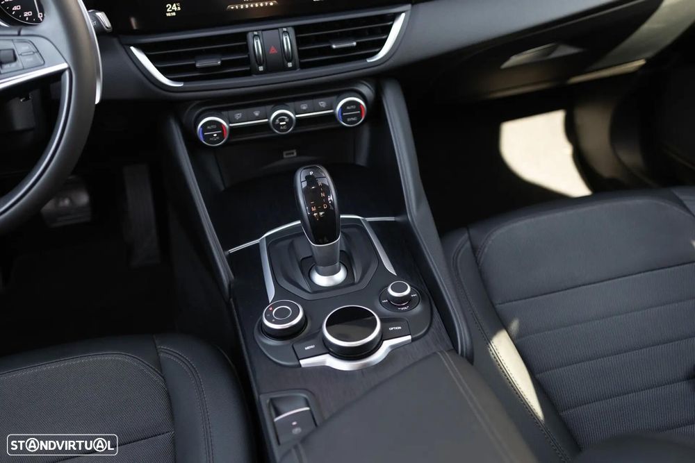 Alfa Romeo Giulia 2.2 D Super AT8 - 25