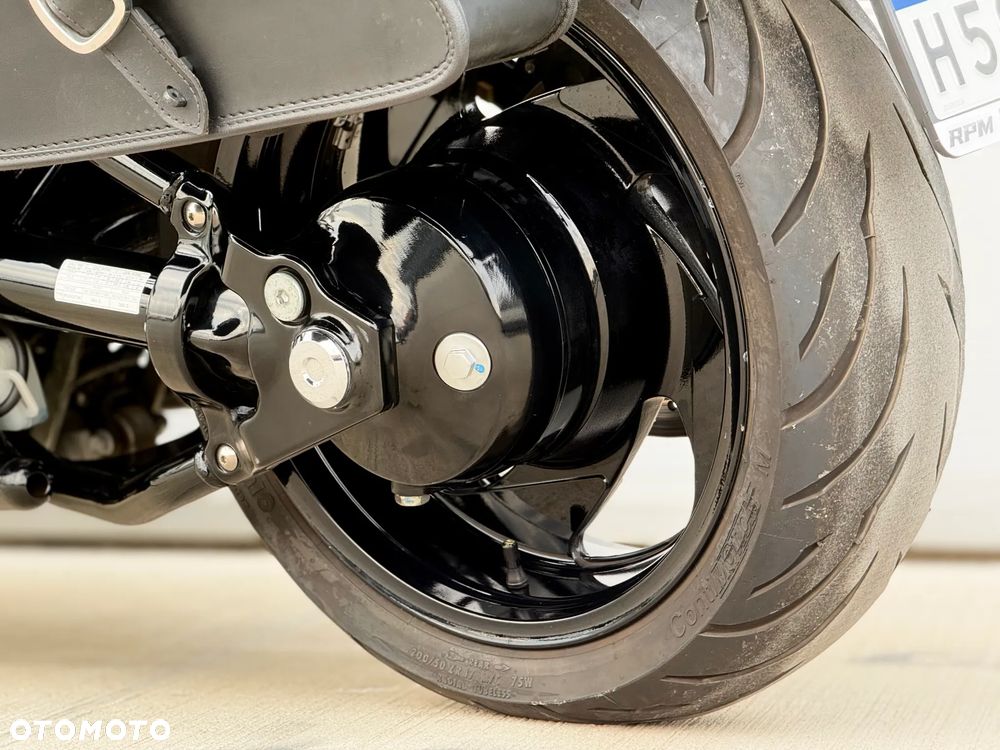 Suzuki Boulevard - 40