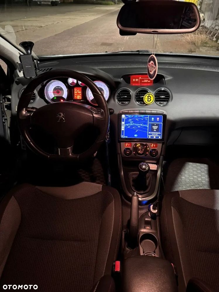 Peugeot 308 - 8