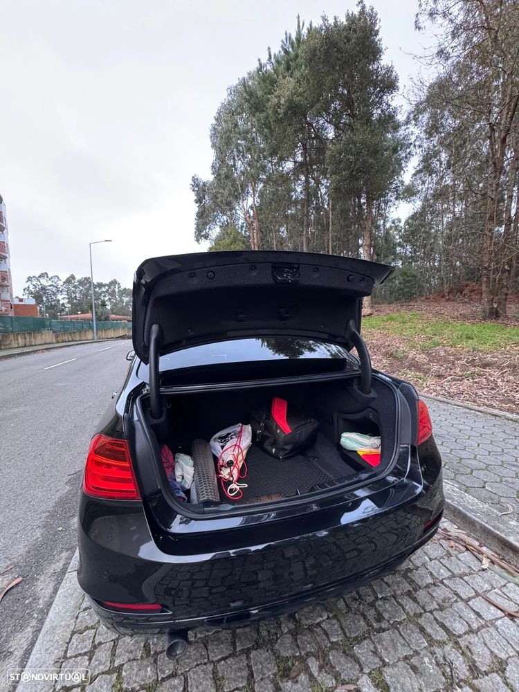 BMW 320 d Auto Line Sport - 17