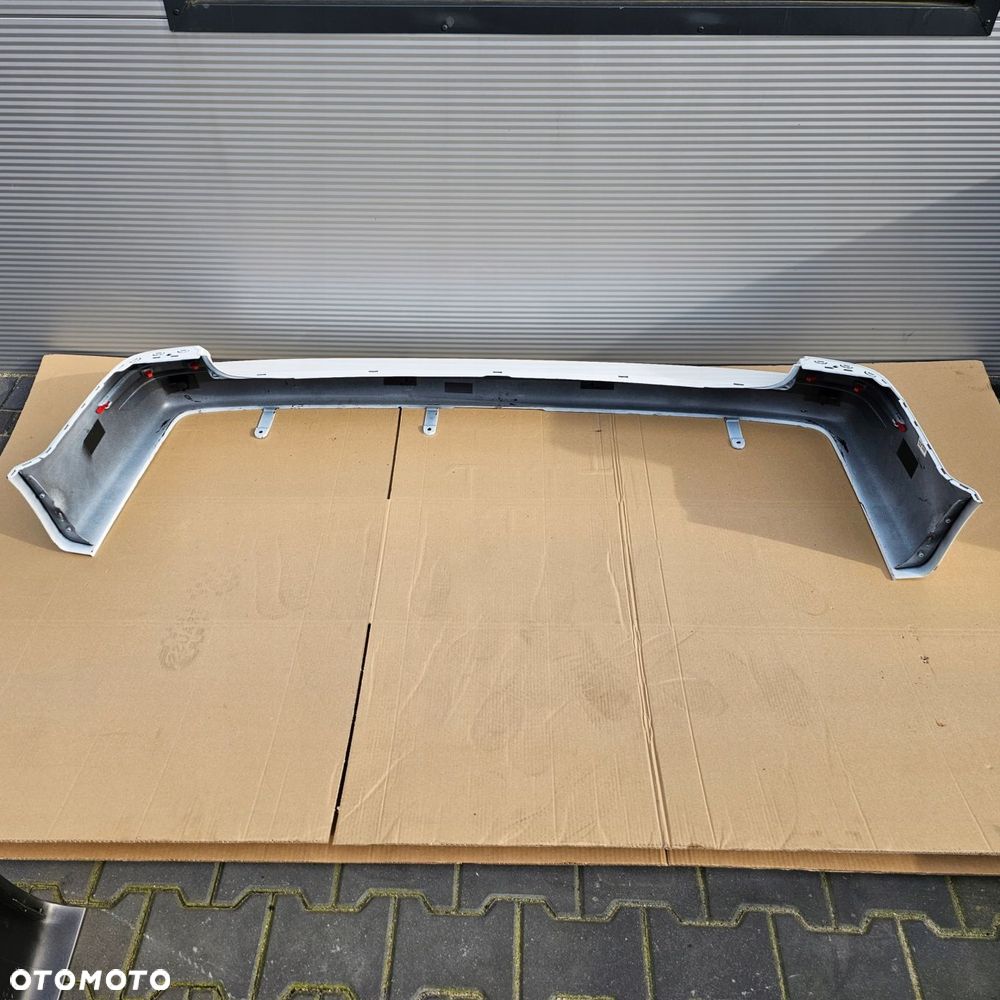VW T6 zderzak tył biały LB9A PDC IDEALNY - 9