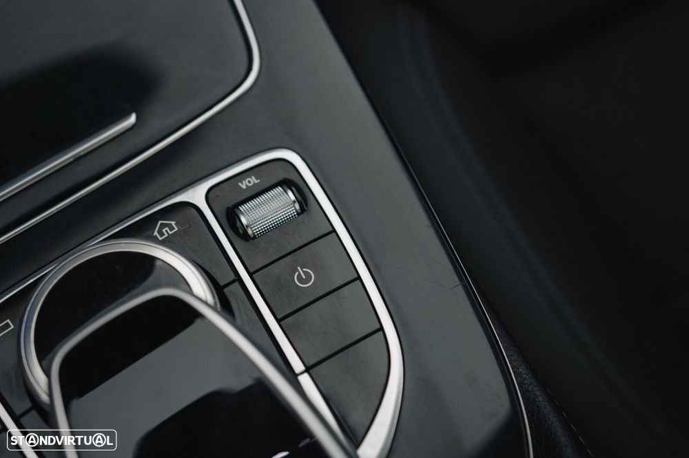 Mercedes-Benz E 220 d AMG Line - 22