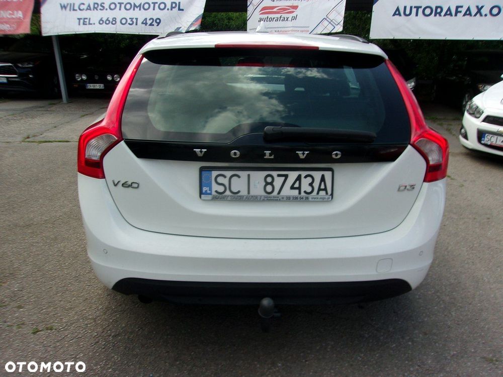 Volvo V60 D3 Momentum - 8