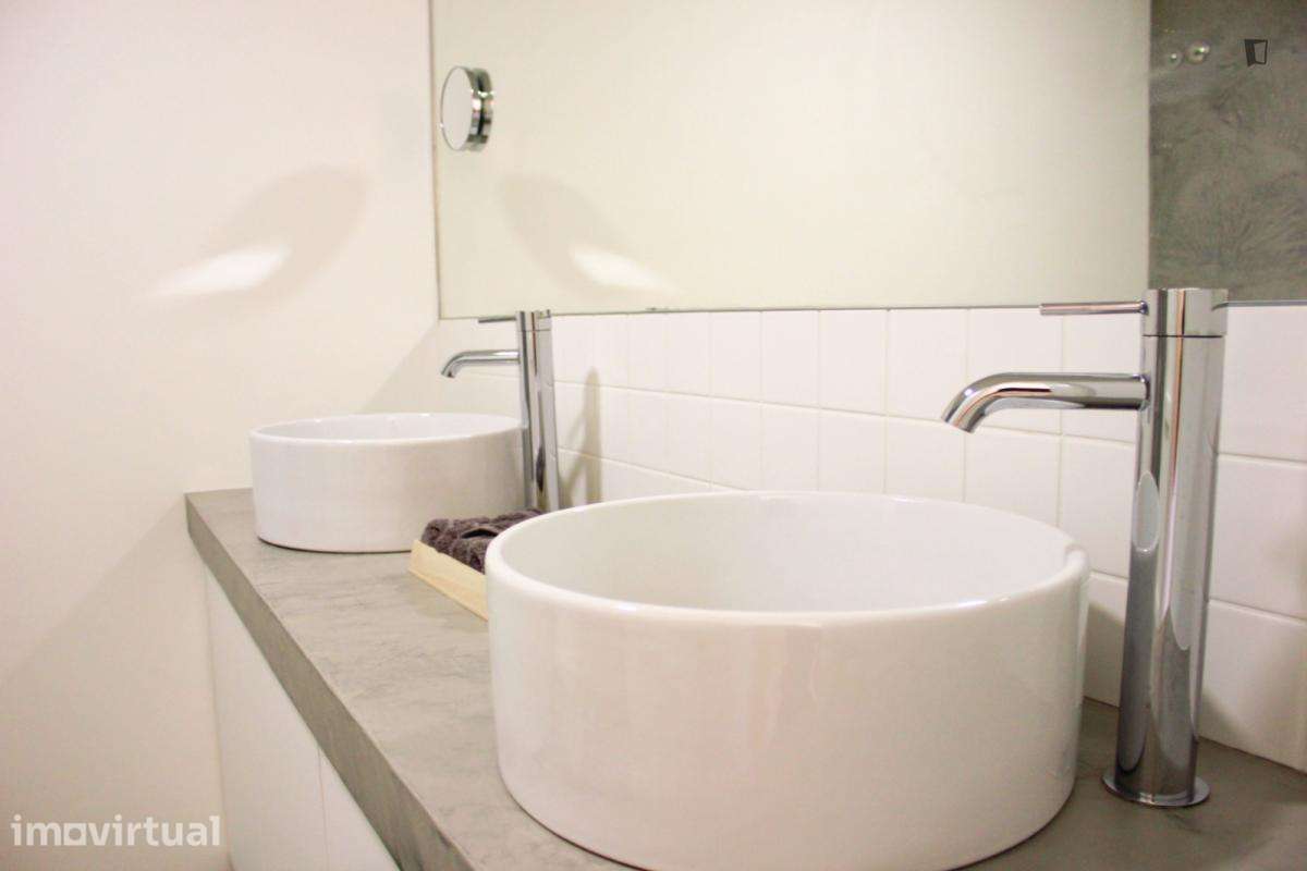 Quarto - localizado em Roma-Areeiro Lisbon - Grande imagem: 4/14