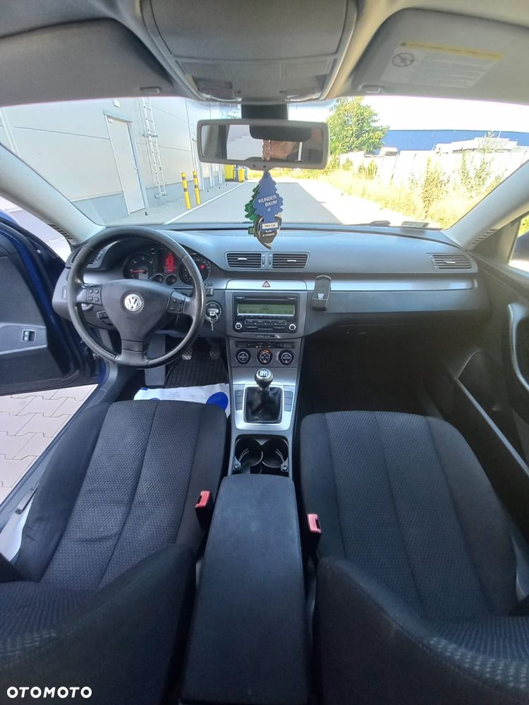 Volkswagen Passat - 35