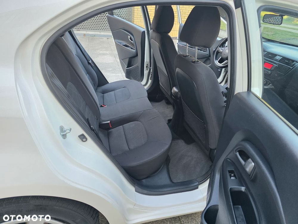 Kia Rio - 20