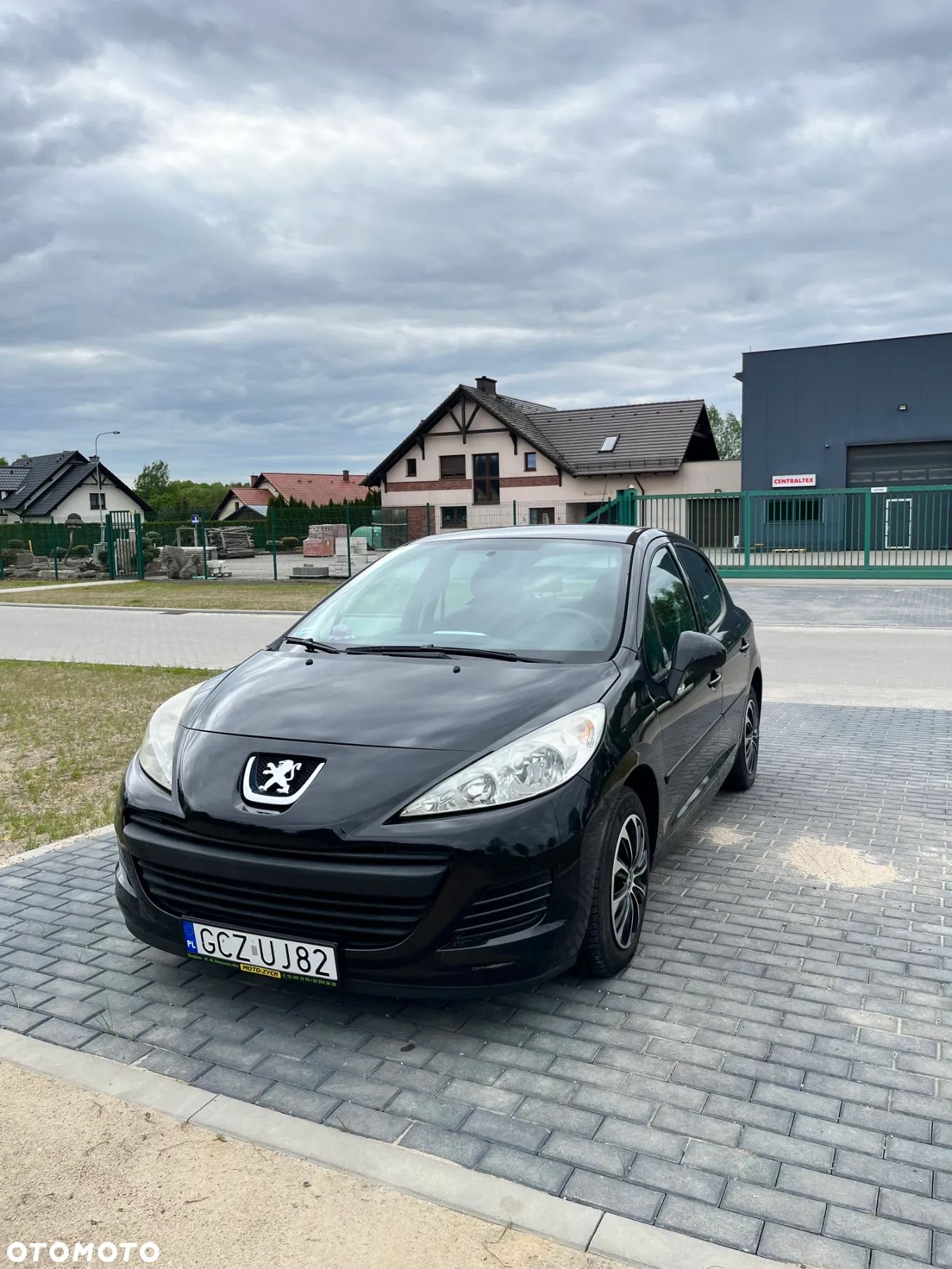 Peugeot 207 - 1