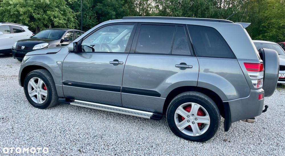 Suzuki Grand Vitara 2.0 Club Family - 22