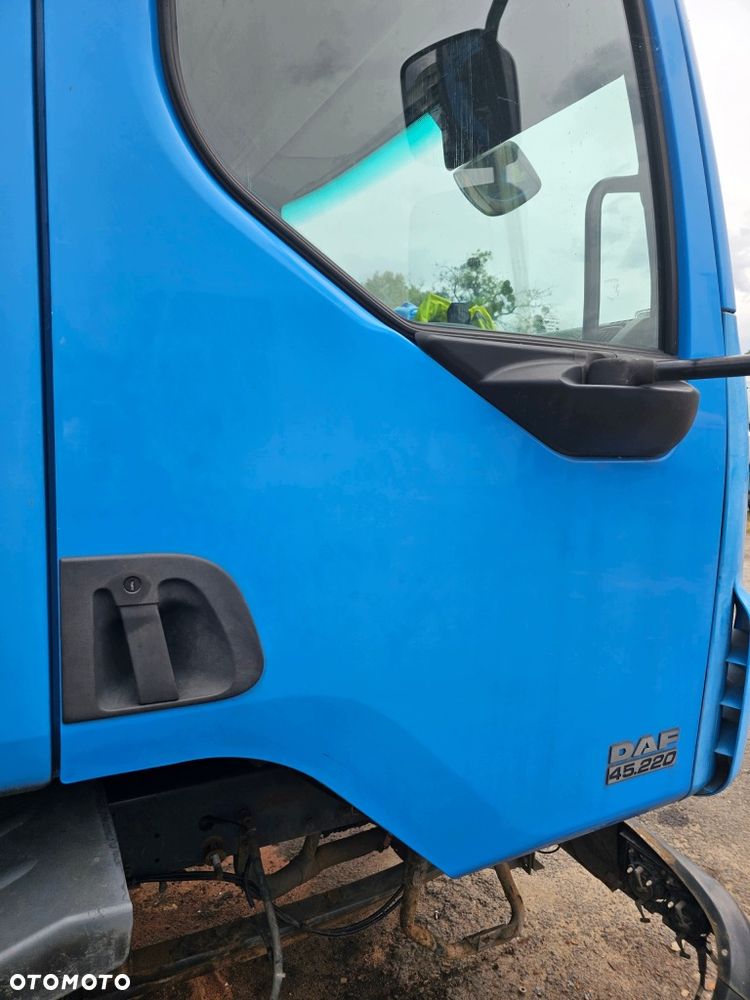 DRZWI PRAWE PASAŻERA NIEBIESKIE KOMPLETNE DAF LF 45 55 01-13 rok - 2