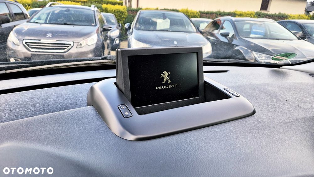 Peugeot 5008 1.6 Premium - 24