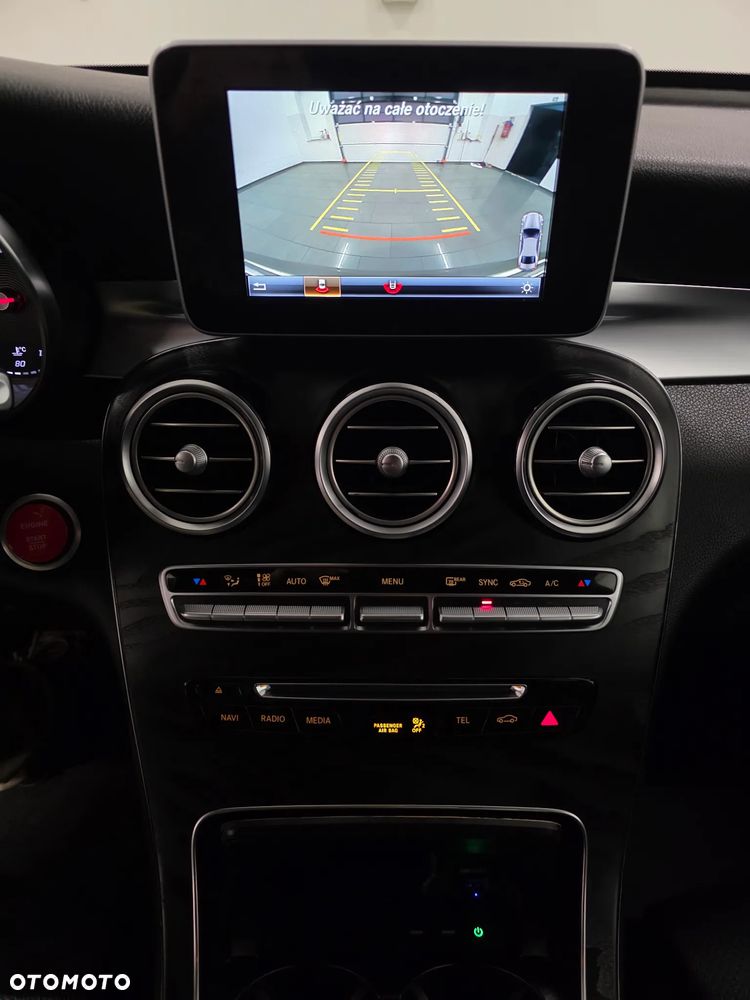 Mercedes-Benz GLC 250 4Matic 9G-TRONIC AMG Line - 9