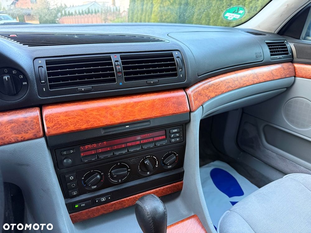 BMW Seria 7 - 35