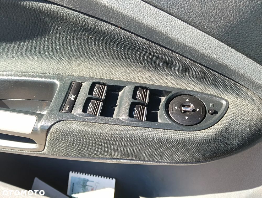 Ford C-MAX 1.6 TDCi Start-Stop-System Titanium - 21