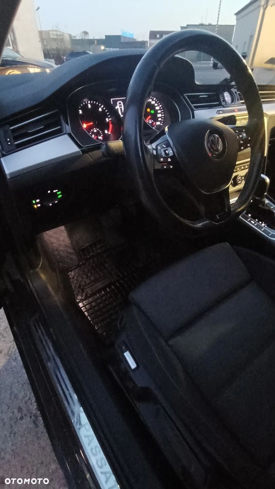 Volkswagen Passat - 5
