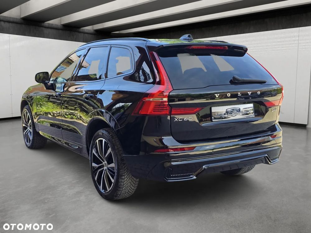 Volvo XC 60 B4 D AWD Plus Dark - 8