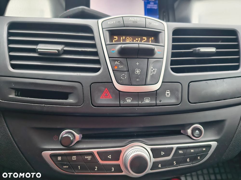 Renault Laguna 2.0 dCi FAP GT - 16