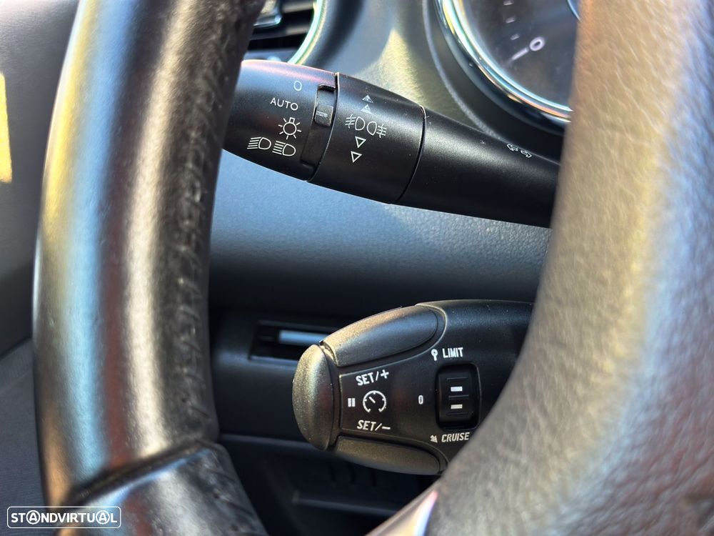 Peugeot 3008 1.6 HDi Executive - 18