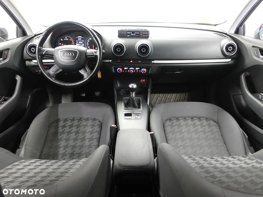 Audi A3 Sportback 2.0 TDI Ambiente - 27