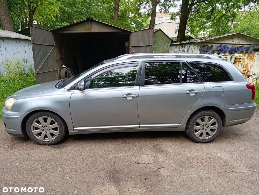 Toyota Avensis 1.8 VVT-i Combi - 1