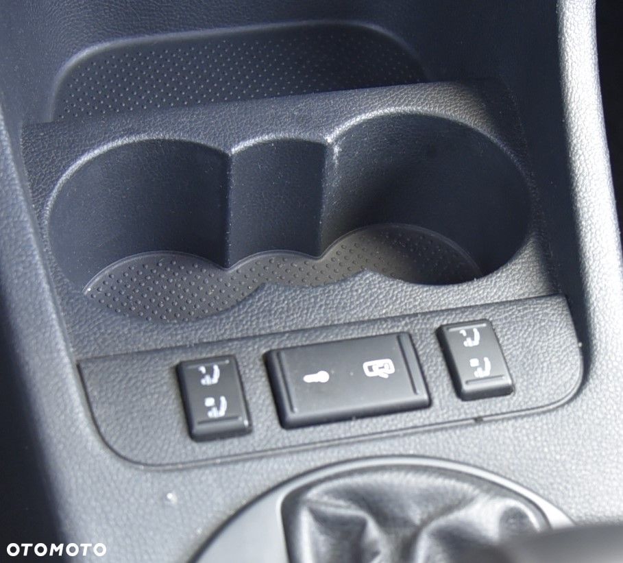 Skoda Fabia 1.4 TSI DSG RS - 25