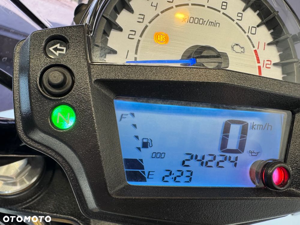 Kawasaki ER - 33