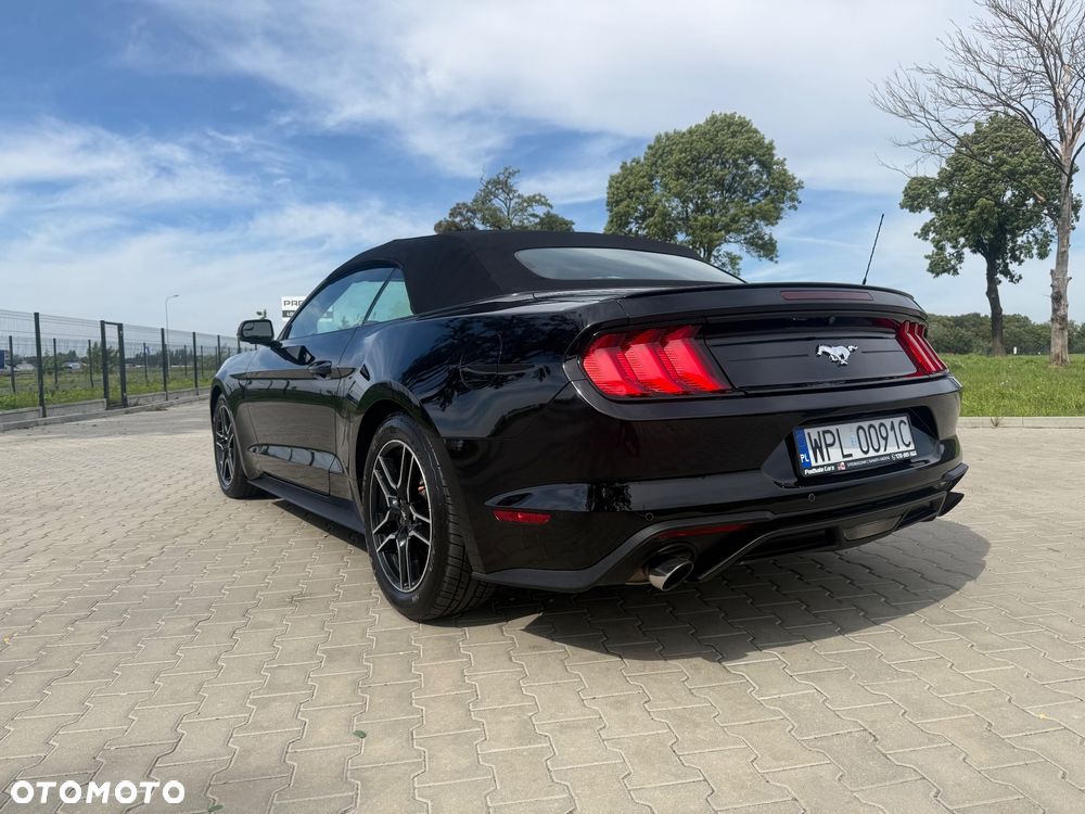 Ford Mustang - 22