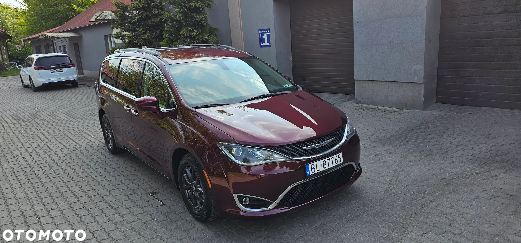 Chrysler Pacifica - 3