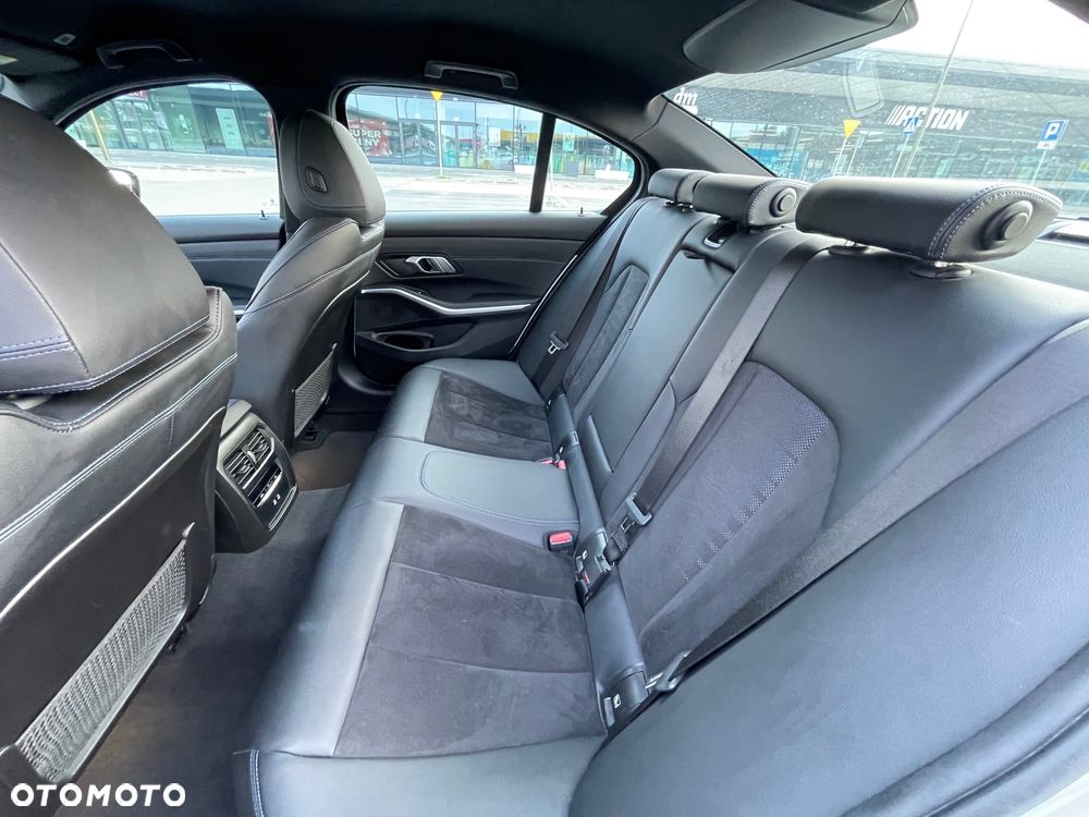 BMW Seria 3 318d mHEV M Sport - 17