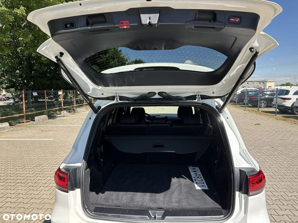 Mercedes-Benz GLB 250 4-Matic 8G-DCT - 22