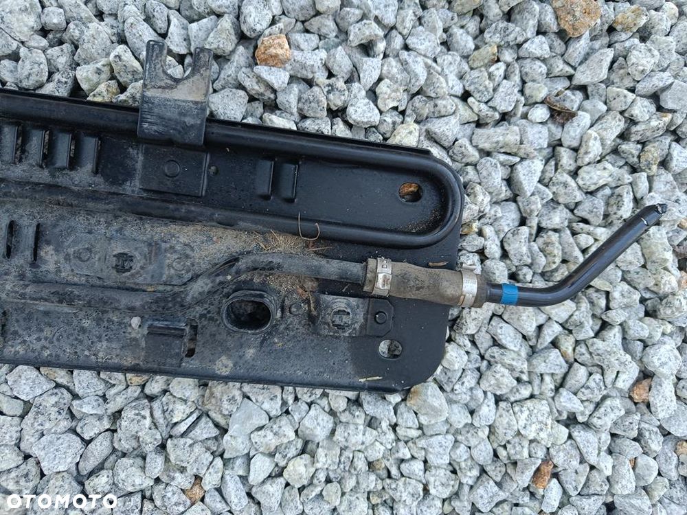 AUDI A8 D3 3.0 4.0 4.2 TDI CHŁODNICA PALIWA - 2