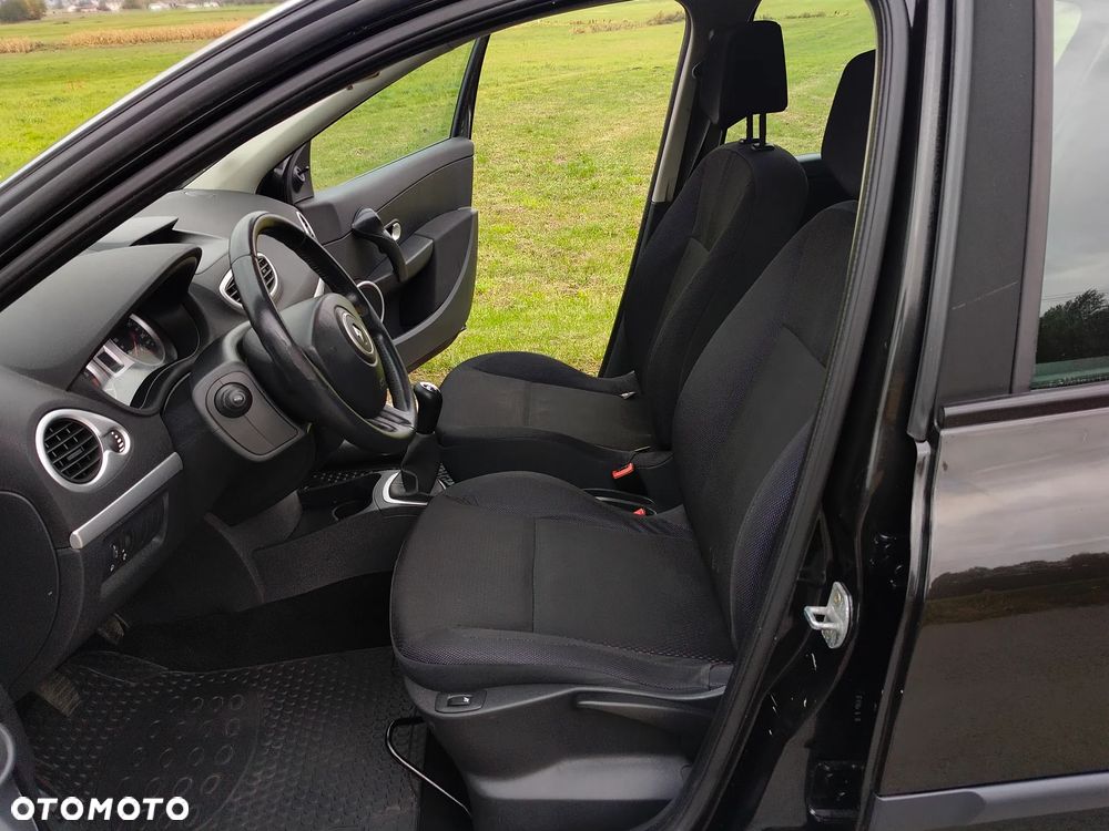 Renault Clio 1.2 16V Luxe Privilege - 12