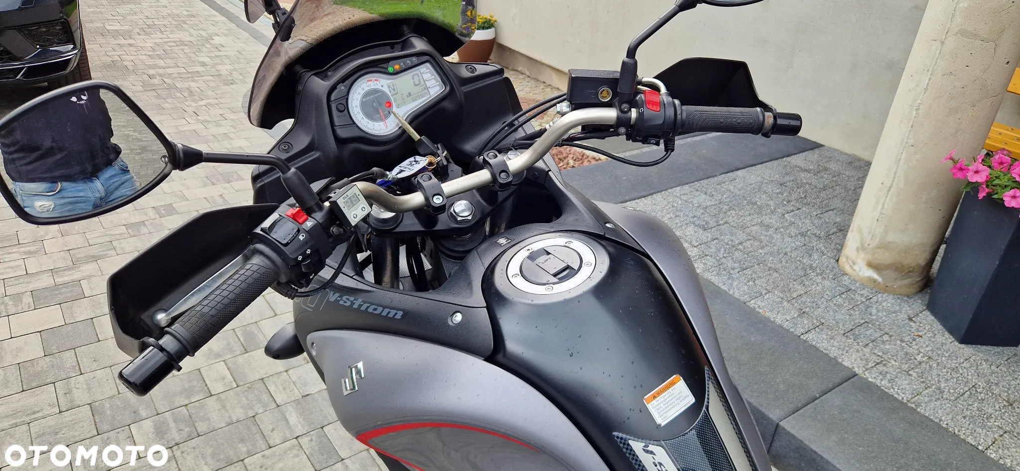 Suzuki V-STROM - 11