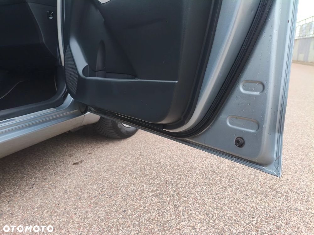 Toyota Yaris 1.3 VVT-i Team - 18