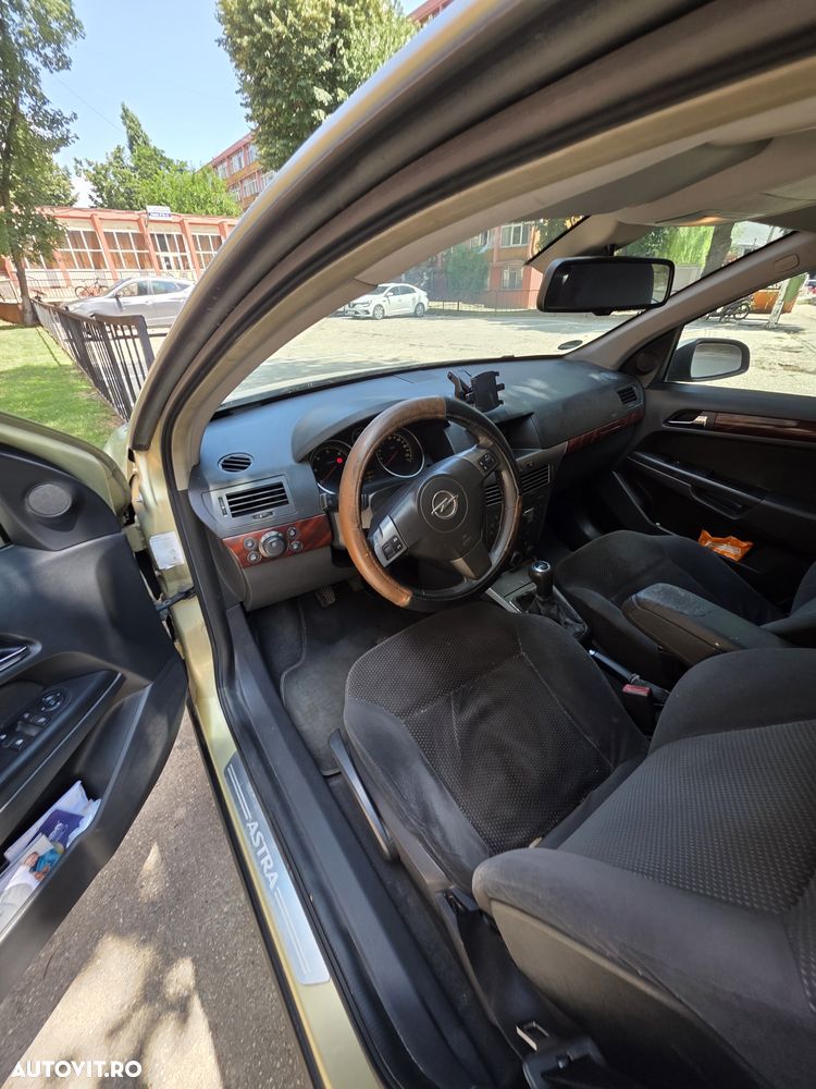 Opel Astra 1.7 CDTi Cosmo - 3