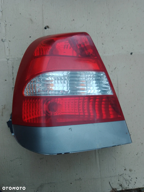 Daewoo Nubira Lampa Tylna Prawa Lewa Tył Prawy Lewy