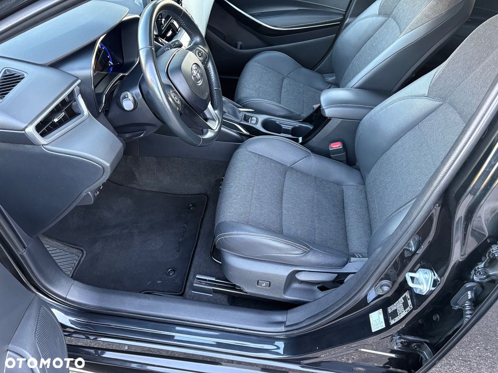 Toyota Corolla 1.8 Hybrid Executive - 16