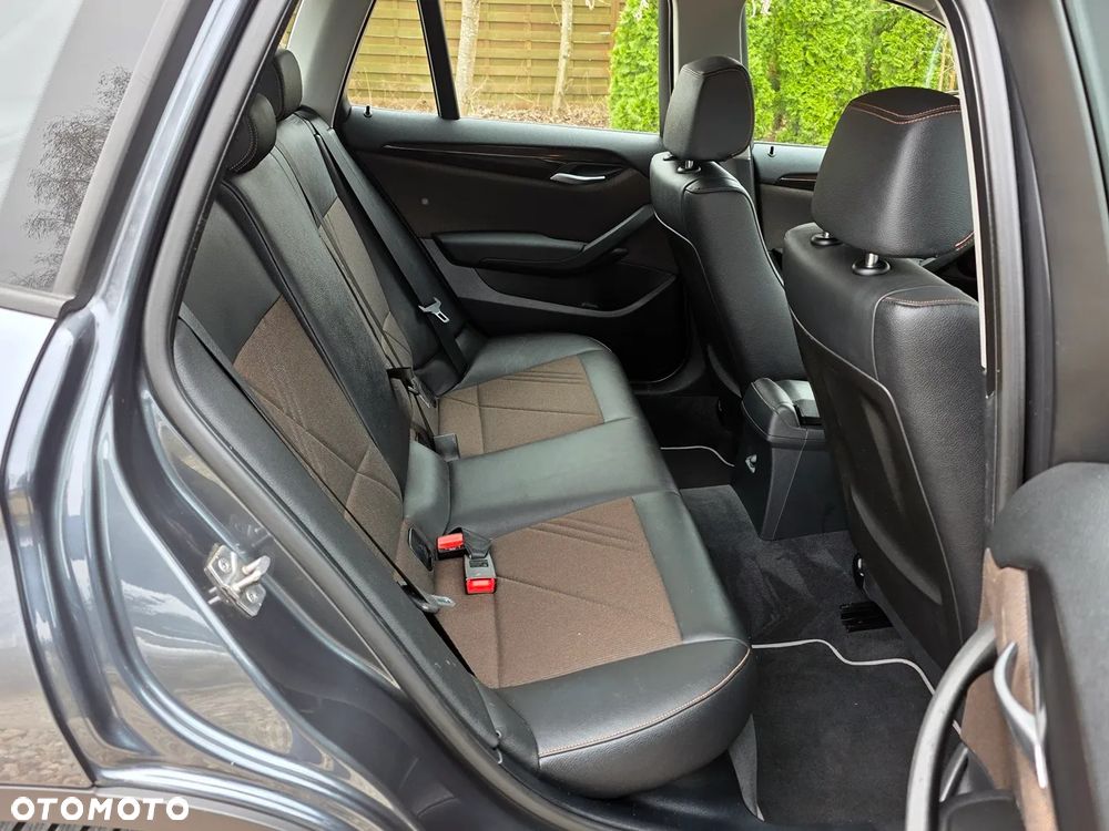 BMW X1 sDrive18d xLine - 26