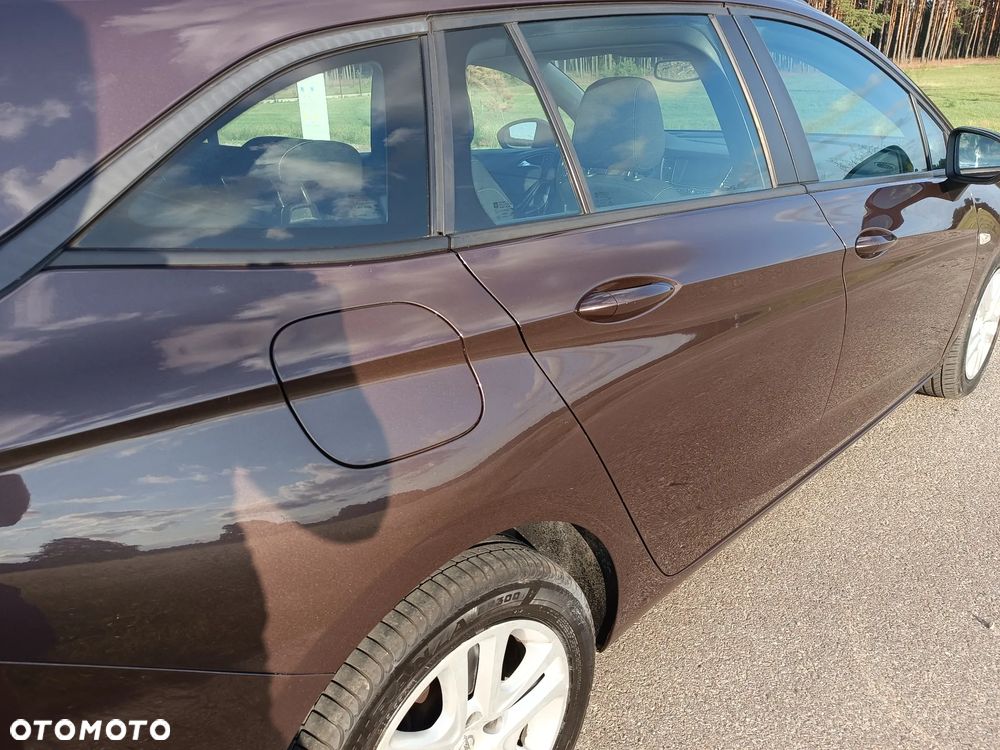 Opel Astra 1.6 D (CDTI) Start/Stop Dynamic - 9