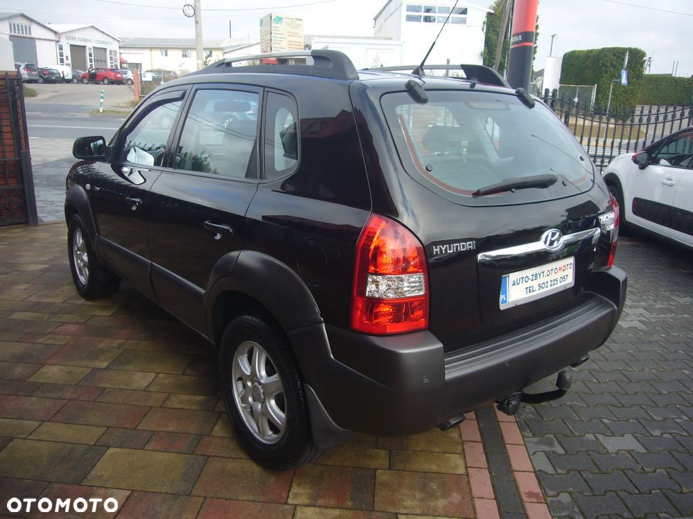 Hyundai Tucson 2.0 CRDi Elegance + - 9